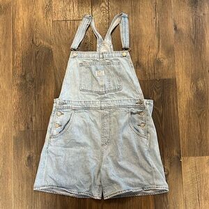 Levi’s Shortalls